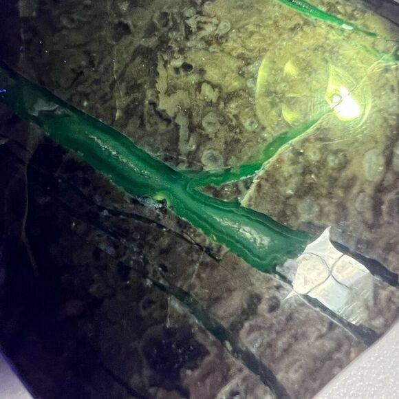 Volcano Agate Heart Carving UV Reactive (10) - Picture 5 of 11